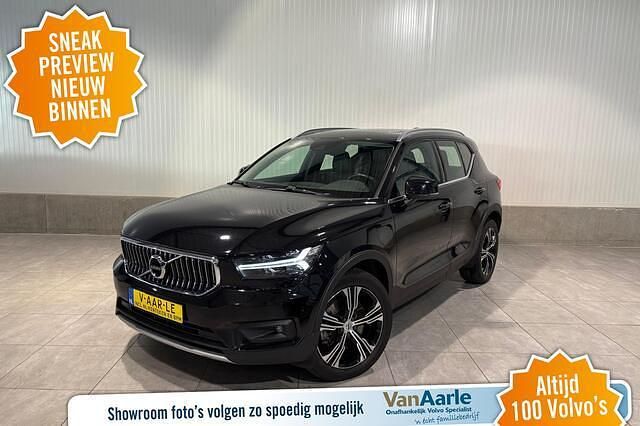 Zwart Gebruikt 2021 Volvo XC40 Inscription SUV | € 31.250 (Super prijs) - Afbeelding 1/3