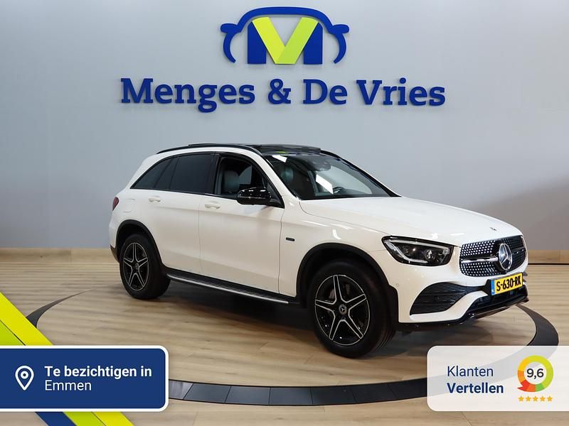 Wit Gebruikt 2021 Mercedes GLC300e Premium Plus SUV | € 40.190 (Iets duurder) - Afbeelding 1/3