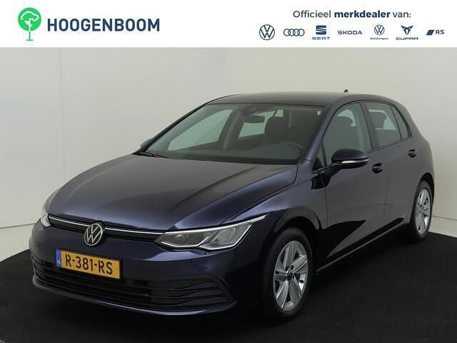 Blauw Occasion 2022 VW Golf VIII Life Hatchback | € 19.450 (Goede deal) - Afbeelding 1/4