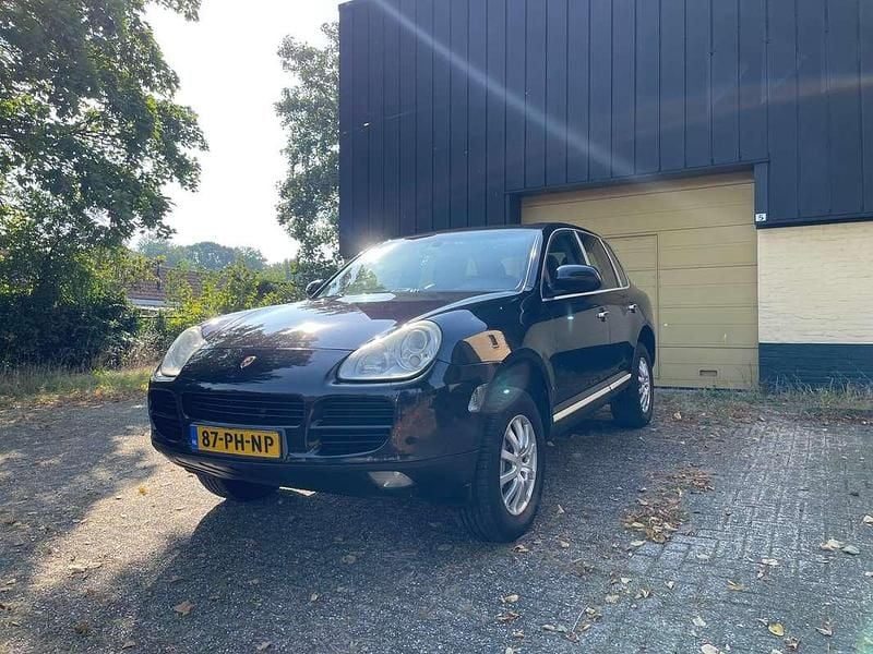 Zwart Gebruikt 2004 Porsche Cayenne SUV | € 6.950 (Duur) - Afbeelding 1/4