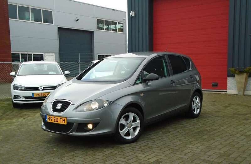 Grijs, metallic lak Gebruikt 2008 Seat Altea MPV | € 2.999 (Eerlijke prijs) - Afbeelding 1/4