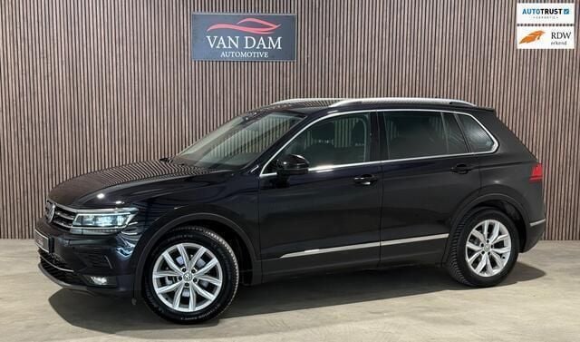 Zwart Gebruikt 2020 VW Tiguan Highline SUV | € 23.900 (Super prijs) - Afbeelding 1/4