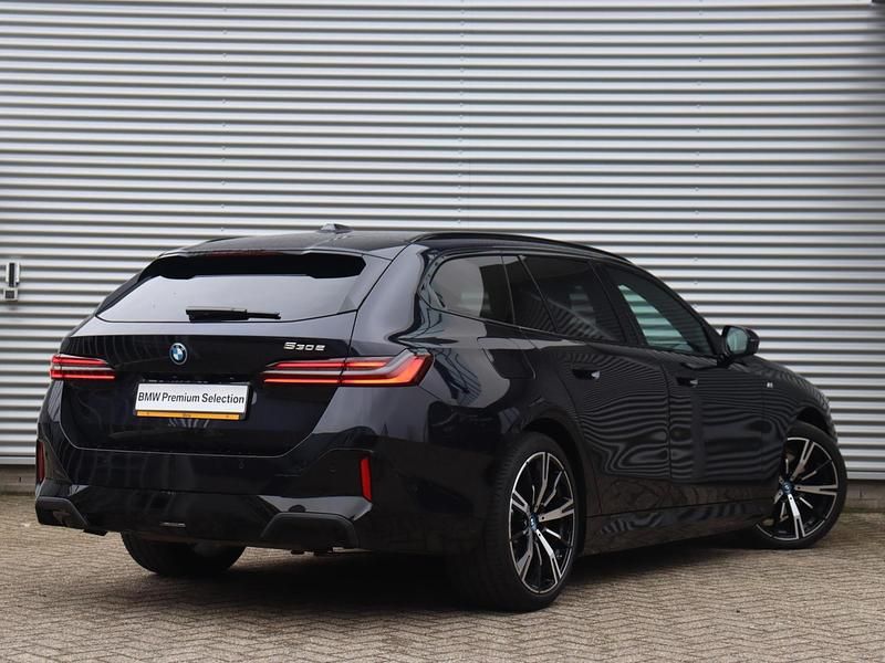 Occasion BMW 530e Performance 15 PK (11 kW) 2024 Zwart Stationwagen