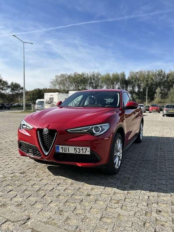 Gebruikt 2018 Alfa Romeo Stelvio Super SUV | € 18.000 - Afbeelding 1/4
