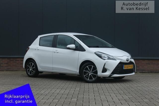 Wit Gebruikt 2020 Toyota Yaris Connect Style Hatchback | € 9.990 - Afbeelding 1/4