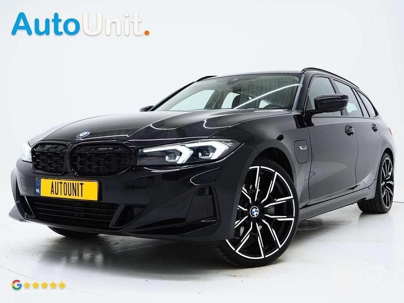Zwart, metallic lak Gebruikt 2022 BMW 320 Shadowline Stationwagen | € 34.840 - Afbeelding 1/4