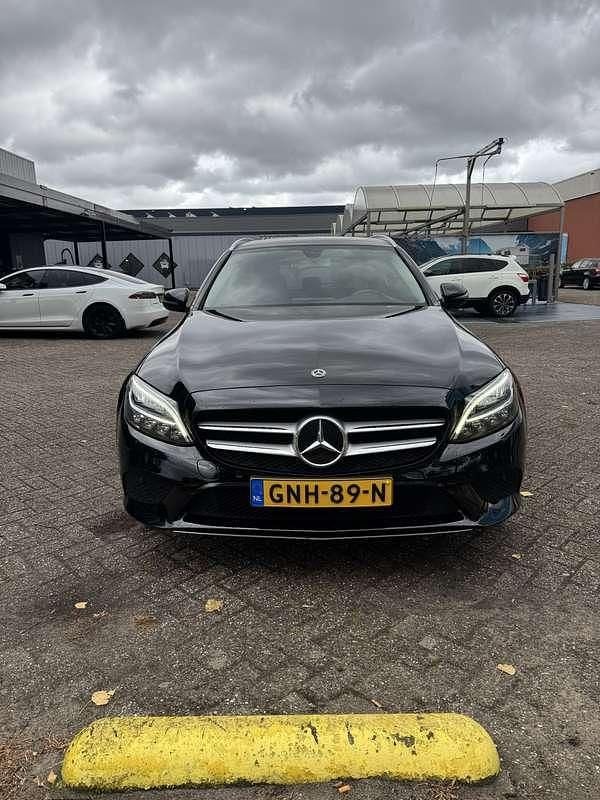 Zwart Gebruikt 2020 Mercedes C300 Stationwagen | € 22.000 (Goede deal) - Afbeelding 1/4