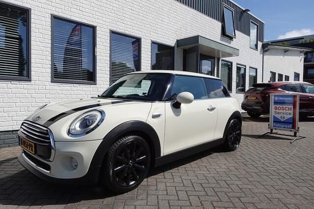 Wit Gebruikt 2015 Mini Cooper Chili Hatchback | € 11.950 (Eerlijke prijs) - Afbeelding 1/4