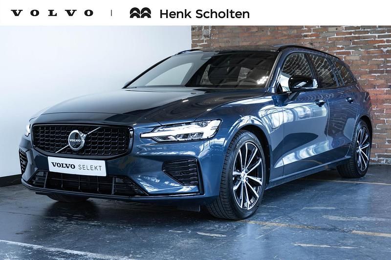 Blauw Gebruikt 2024 Volvo V60 Plus Stationwagen | € 49.950 (Duur) - Afbeelding 1/4