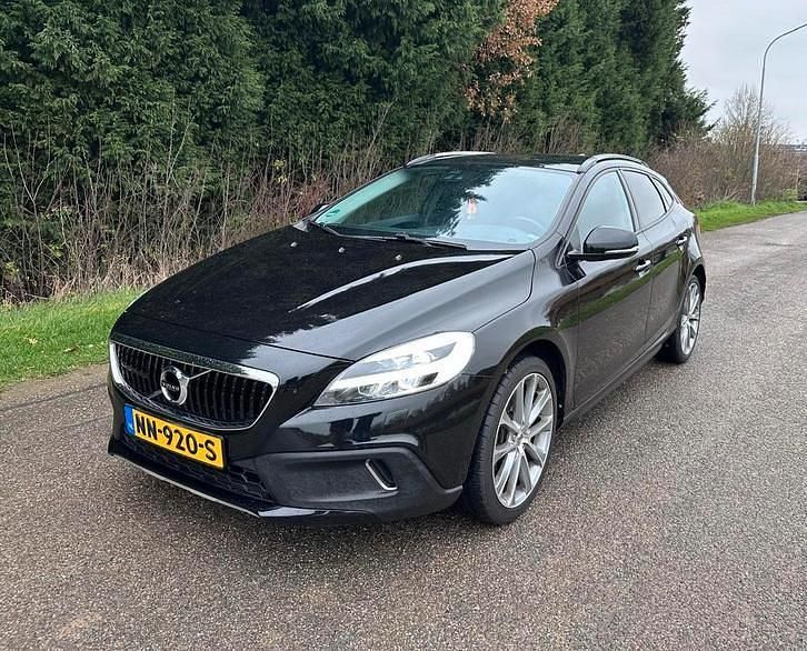 Occasion 2017 Volvo V40 CC Stationwagen | € 16.500 (Eerlijke prijs) - Afbeelding 1/4