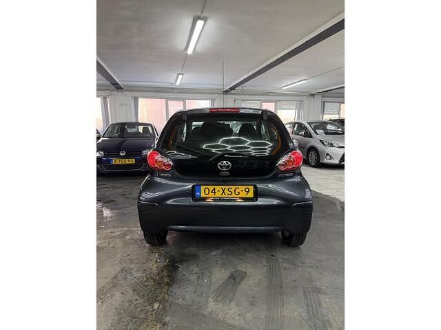 Occasion Toyota Aygo 68 PK (50 kW) 2012 Grijs Hatchback