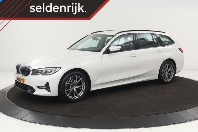 Wit, metallic lak Gebruikt 2020 BMW 318 Executive Stationwagen | € 19.900 (Goede deal) - Afbeelding 1/4
