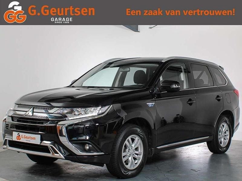 Zwart Gebruikt 2020 Mitsubishi Outlander P-HEV SUV | € 18.800 (Super prijs) - Afbeelding 1/4