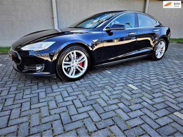 Blauw, metallic lak Gebruikt 2015 Tesla Model S Performance Sedan | € 27.500 (Duur) - Afbeelding 1/4