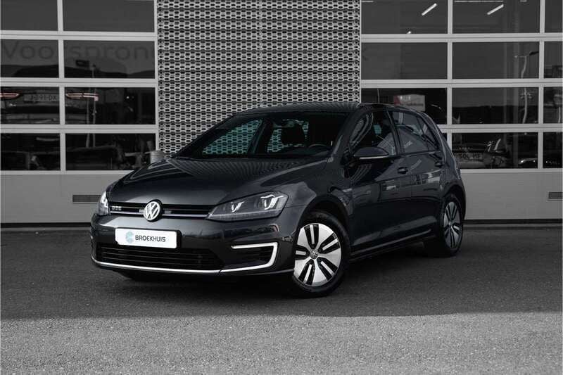 Grijs, metallic lak Gebruikt 2015 VW Golf VII GTE Hatchback | € 15.845 (Eerlijke prijs) - Afbeelding 1/4