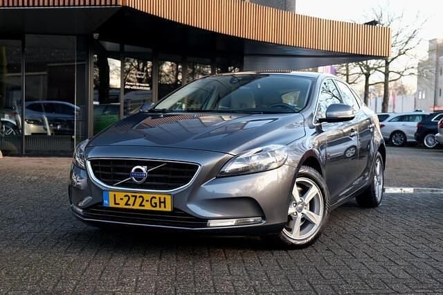 Grijs Occasion 2014 Volvo V40 Summum Hatchback | € 8.950 (Goede deal) - Afbeelding 1/4