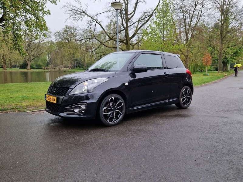 Zwart Gebruikt 2013 Suzuki Swift Sport Hatchback | € 9.500 (Eerlijke prijs) - Afbeelding 1/4
