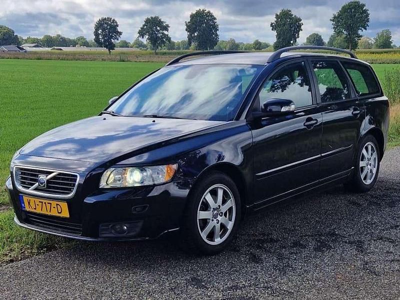 Zwart Gebruikt 2009 Volvo V50 Stationwagen | € 3.950 (Iets duurder) - Afbeelding 1/4