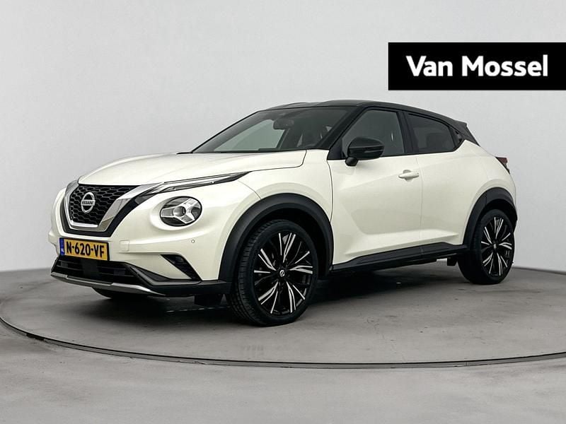 Twotone (pearl white/black) Gebruikt 2022 Nissan Juke SUV | € 19.940 (Eerlijke prijs) - Afbeelding 1/4