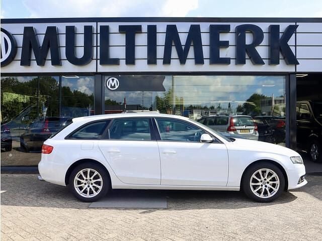 Wit Gebruikt 2010 Audi A4 Stationwagen | € 5.885 (Eerlijke prijs) - Afbeelding 1/4