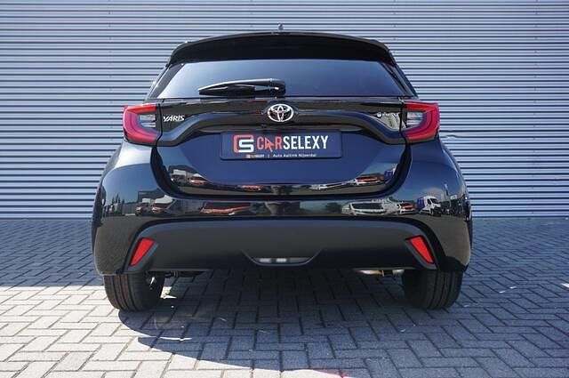 Nieuw Toyota Yaris 92 PK (67 kW) 2025 Zwart Hatchback