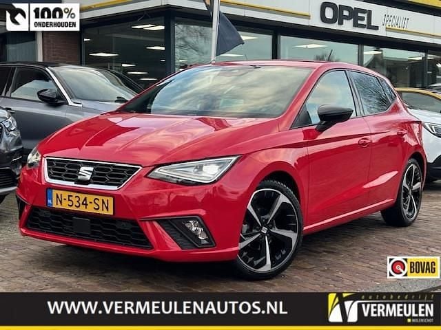 Rood Occasion 2022 Seat Ibiza Business Hatchback | € 17.900 (Eerlijke prijs) - Afbeelding 1/4