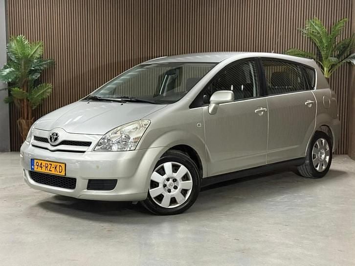 Grijs Gebruikt 2005 Toyota Corolla Verso Terra MPV | € 3.995 (Eerlijke prijs) - Afbeelding 1/4