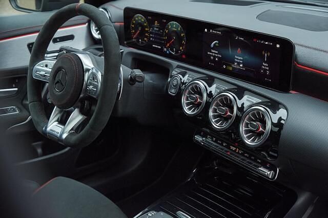 Occasion Mercedes CLA45 AMG AMG 421 PK (309 kW) 2023 Zwart Sedan