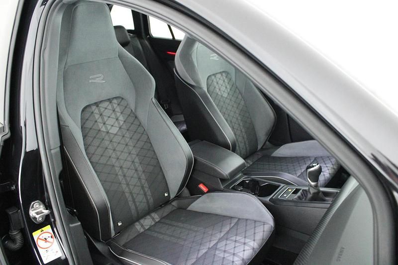 Occasion VW Golf VIII Business+ 131 PK (96 kW) 2021 Zwart Stationwagen