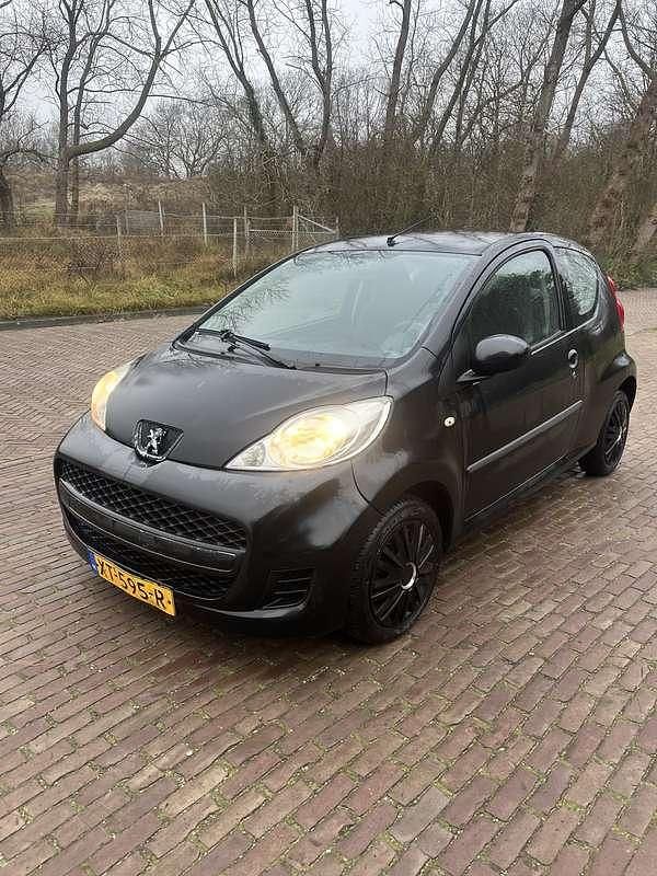 Zwart Gebruikt 2008 Peugeot 107 Hatchback | € 1.499 (Goede deal) - Afbeelding 1/4