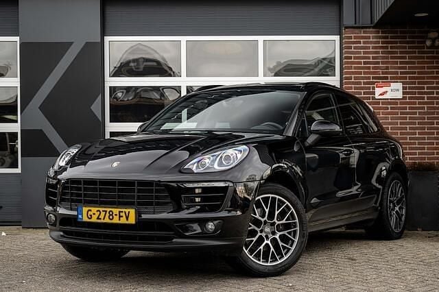 Zwart Occasion 2018 Porsche Macan SUV | € 38.900 (Super prijs) - Afbeelding 1/4