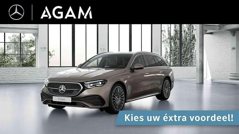 Bruin, metallic lak Nieuw 2025 Mercedes E300 Sport Edition Stationwagen | € 76.800 (Super prijs) - Afbeelding 1/4