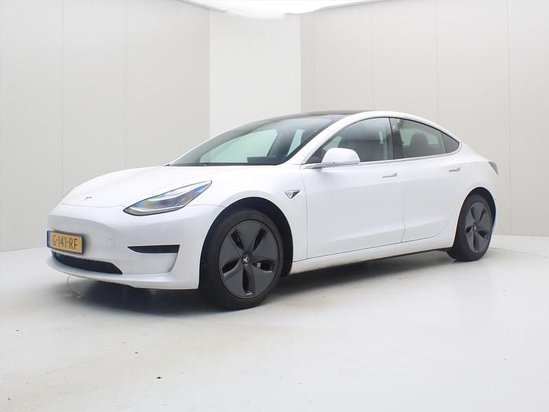 Wit Occasion 2019 Tesla Model 3 Standard Range Sedan | € 15.900 (Eerlijke prijs) - Afbeelding 1/4