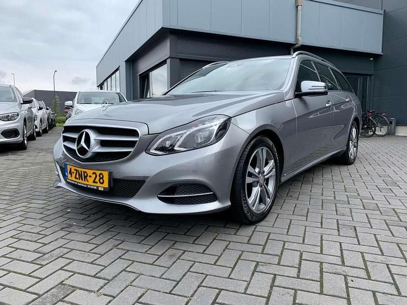 Grijs Occasion 2014 Mercedes E200 Ambition Stationwagen | € 16.850 (Goede deal) - Afbeelding 1/4