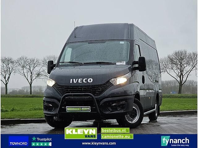 Zwart Gebruikt 2022 Iveco Daily Van | € 26.950 (Eerlijke prijs) - Afbeelding 1/3