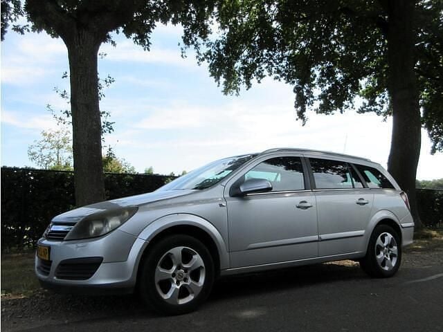Grijs Gebruikt 2006 Opel Astra Cosmo Stationwagen | € 1.190 (Goede deal) - Afbeelding 1/4