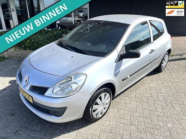Grijs Gebruikt 2007 Renault Clio II Business Hatchback | € 1.425 (Eerlijke prijs) - Afbeelding 1/4
