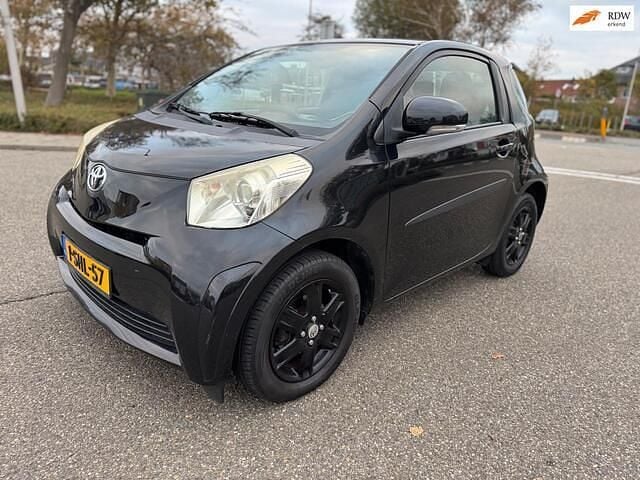 Zwart Gebruikt 2009 Toyota iQ Comfort Hatchback | € 3.295 (Eerlijke prijs) - Afbeelding 1/4