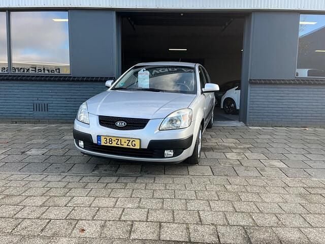 Occasion Kia Rio 97 PK (71 kW) 2008 Grijs Hatchback