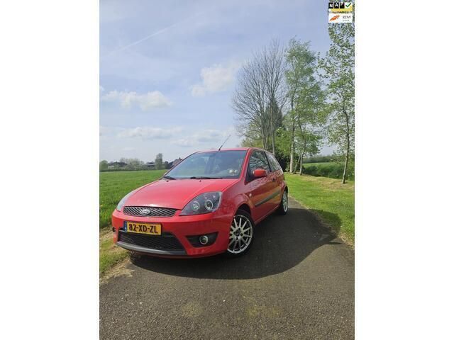 Rood Occasion 2007 Ford Fiesta S Hatchback | € 1.199 - Afbeelding 1/4