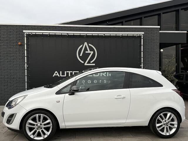 Wit Gebruikt 2014 Opel Corsa Color Edition Hatchback | € 4.450 (Goede deal) - Afbeelding 1/4