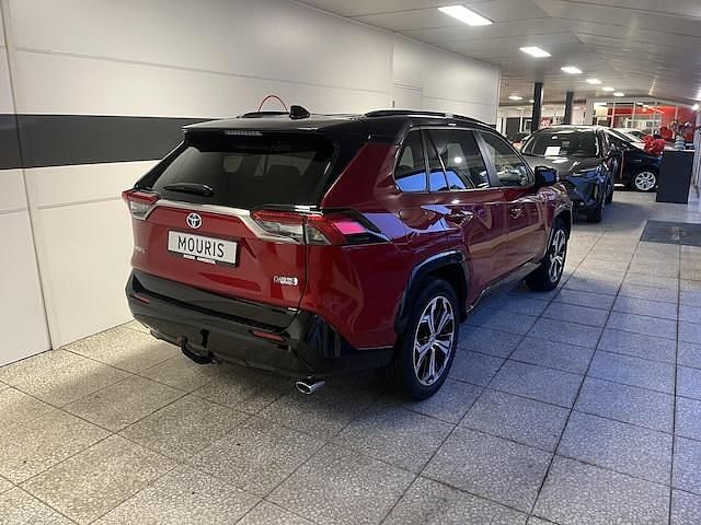 Occasion Toyota RAV4 Hybrid Plus 306 PK (225 kW) 2021 Rood SUV