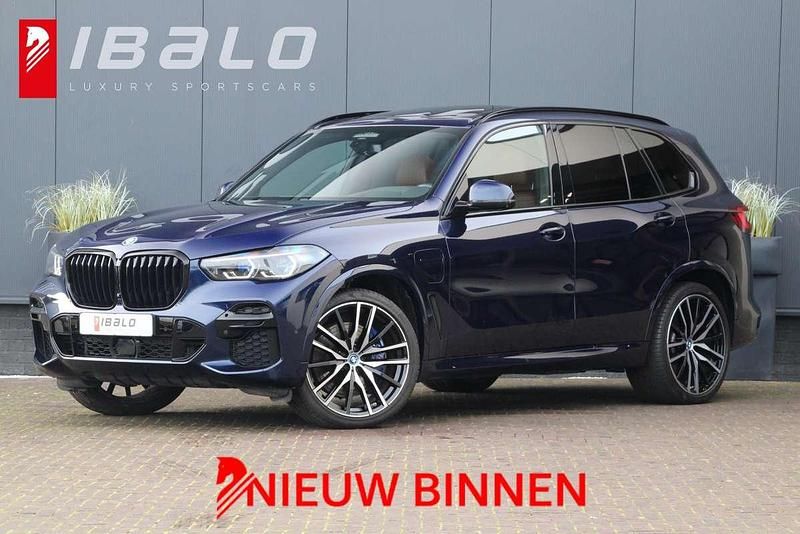 Blauw (metallic) Gebruikt 2022 BMW X5 M Sport SUV | € 59.950 (Super prijs) - Afbeelding 1/4