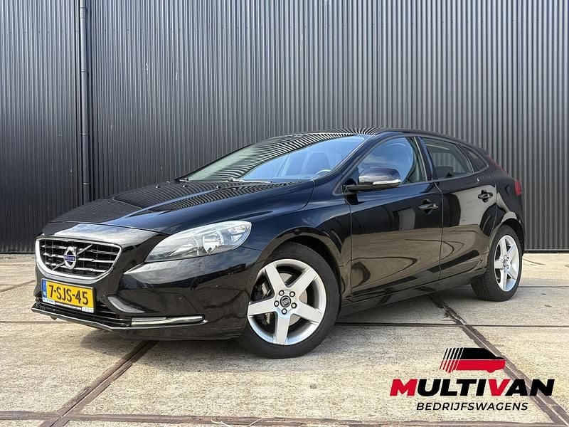 Zwart Gebruikt 2013 Volvo V40 Momentum Hatchback | € 7.850 (Goede deal) - Afbeelding 1/4