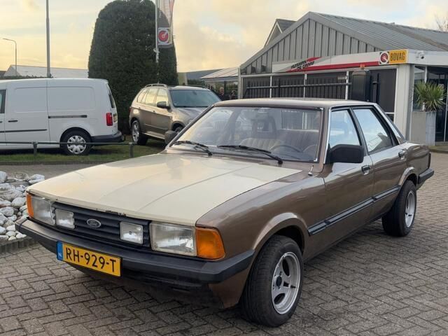 Bruin Gebruikt 1981 Ford Taunus Sedan | € 4.950 - Afbeelding 1/4
