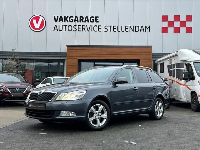 Grijs Occasion 2011 Skoda Octavia Business Line Stationwagen | € 7.450 (Iets duurder) - Afbeelding 1/4