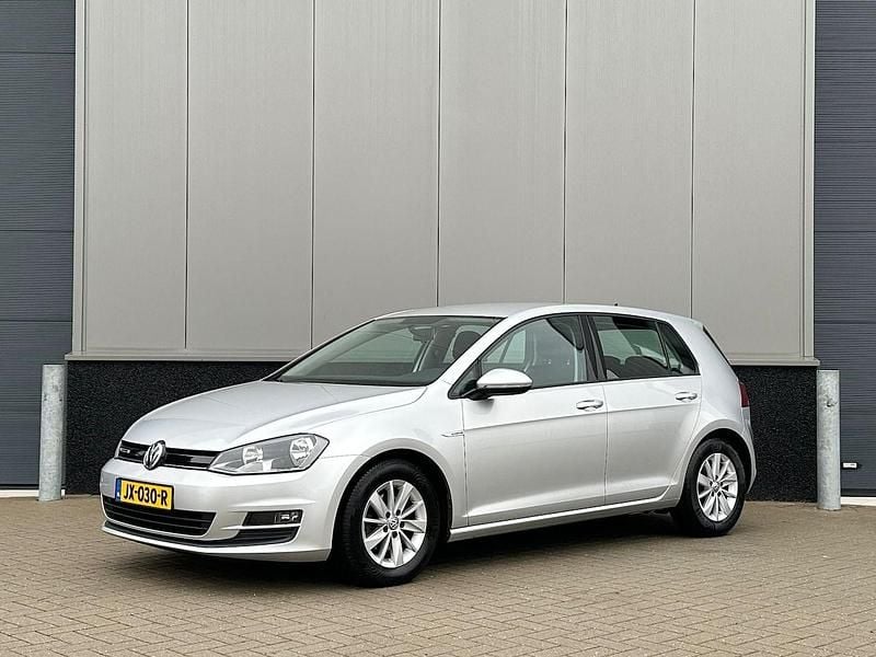 Grijs (metallic) Gebruikt 2016 VW Golf VII Edition Hatchback | € 11.990 (Super prijs) - Afbeelding 1/4
