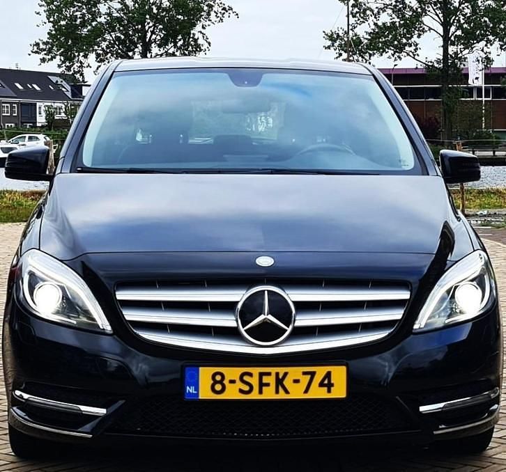 Gebruikt 2013 Mercedes B180 MPV | € 8.795 (Super prijs) - Afbeelding 1/4