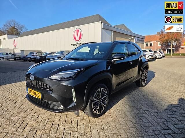 Zwart Gebruikt 2024 Toyota Yaris Cross Executive SUV | € 28.950 (Duur) - Afbeelding 1/4