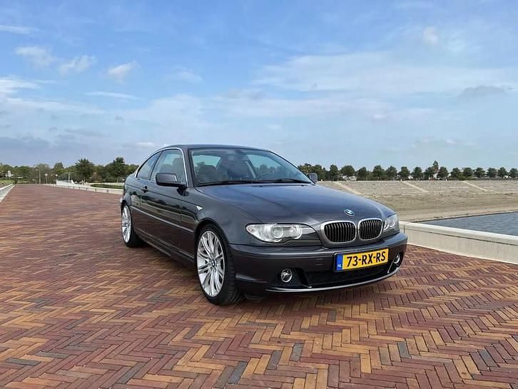 Grijs Gebruikt 2005 BMW 325 Coupé | € 13.950 - Afbeelding 1/4